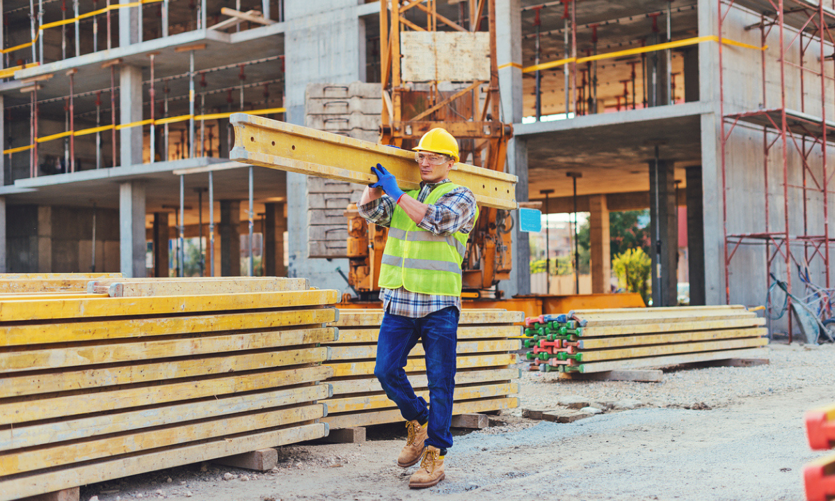 Injured your back at work? Read what the law has to say about the risk of lifting heavy objects